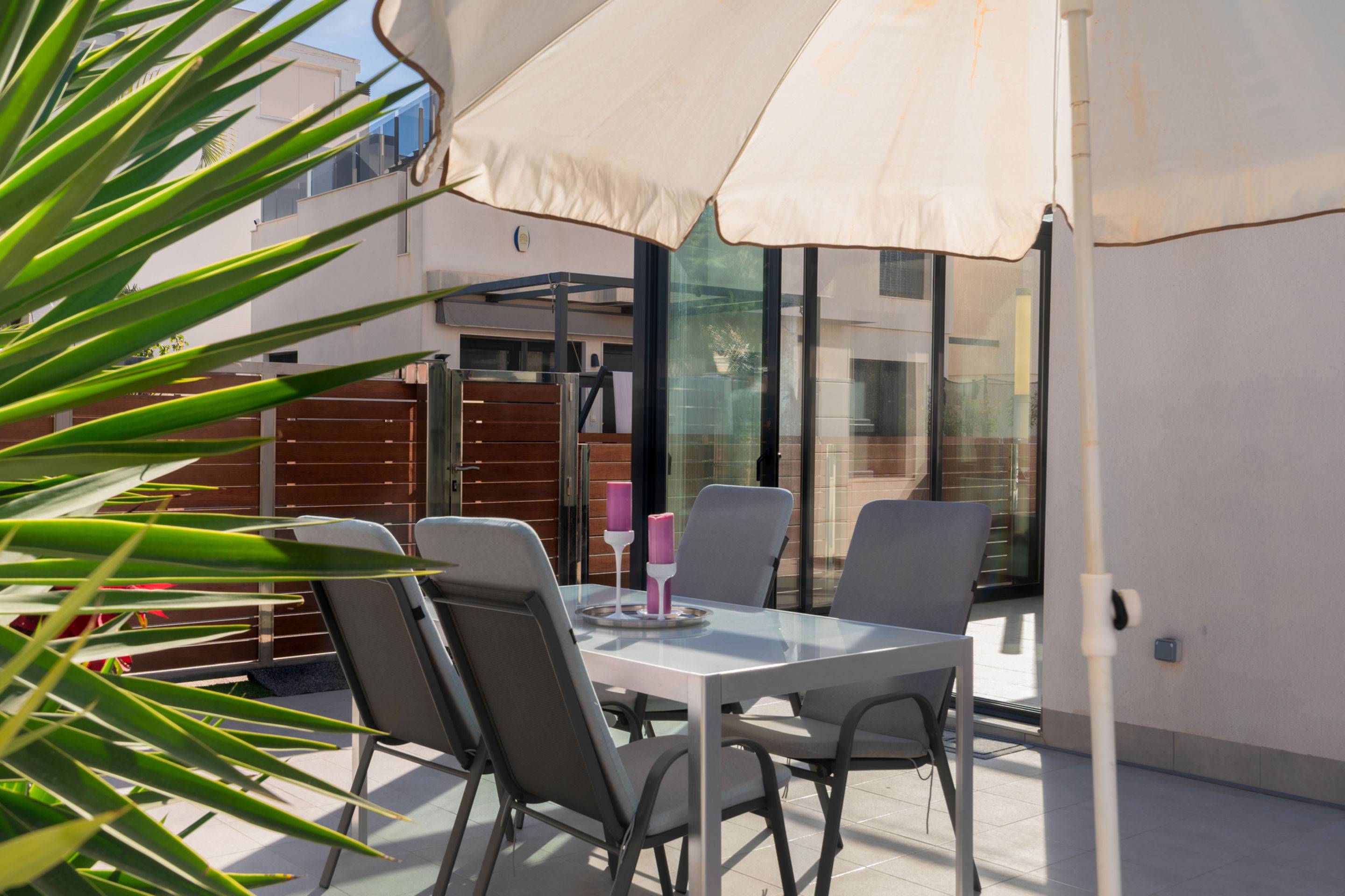 5 Bed, 3 Bath, HouseFor Sale, Torrevieja, Alicante