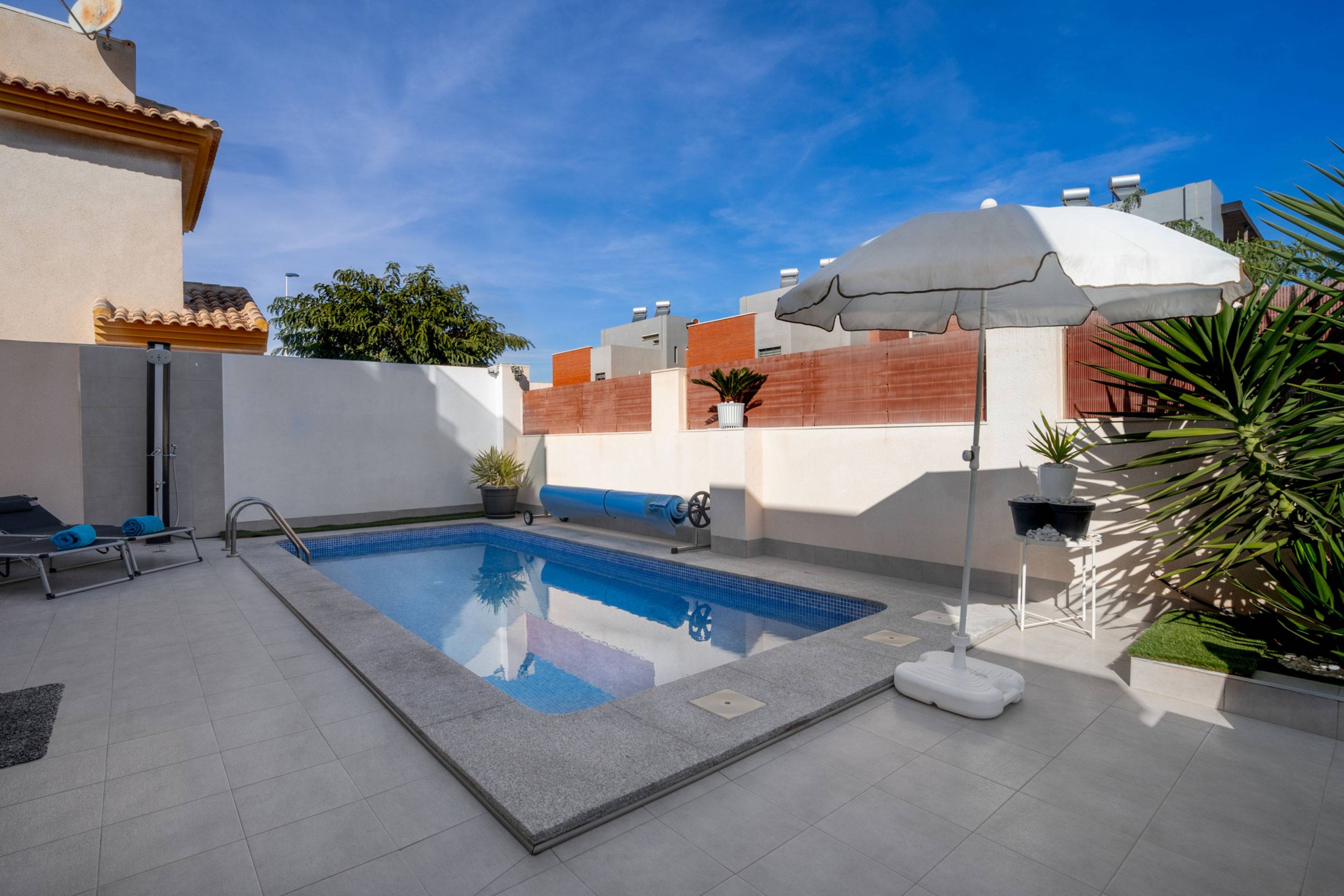 5 Bed, 3 Bath, HouseFor Sale, Torrevieja, Alicante