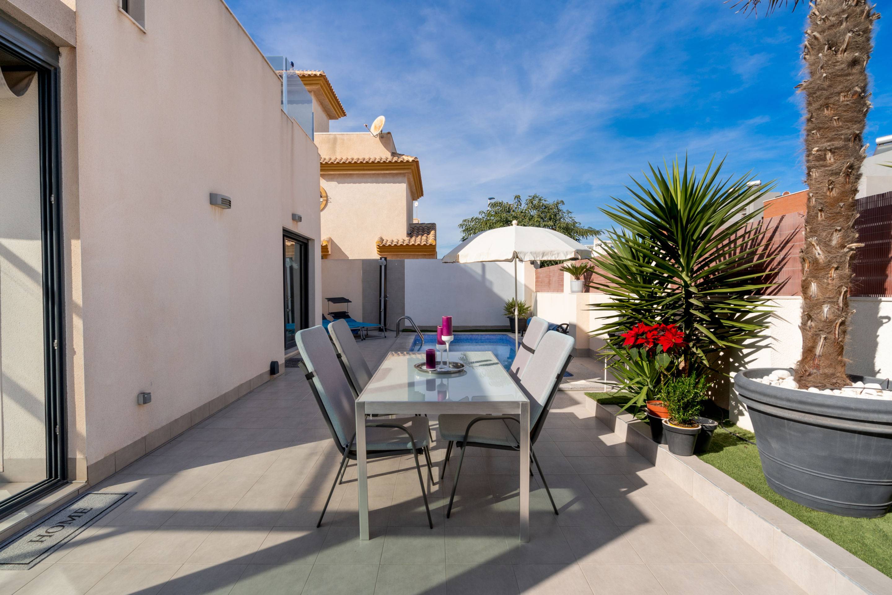 5 Bed, 3 Bath, HouseFor Sale, Torrevieja, Alicante
