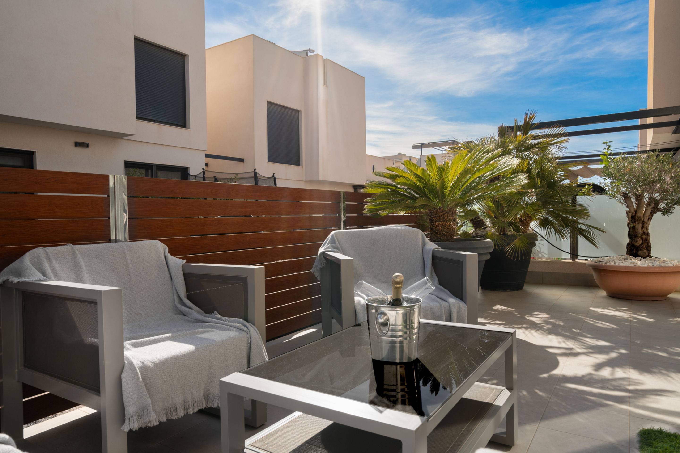 5 Bed, 3 Bath, HouseFor Sale, Torrevieja, Alicante