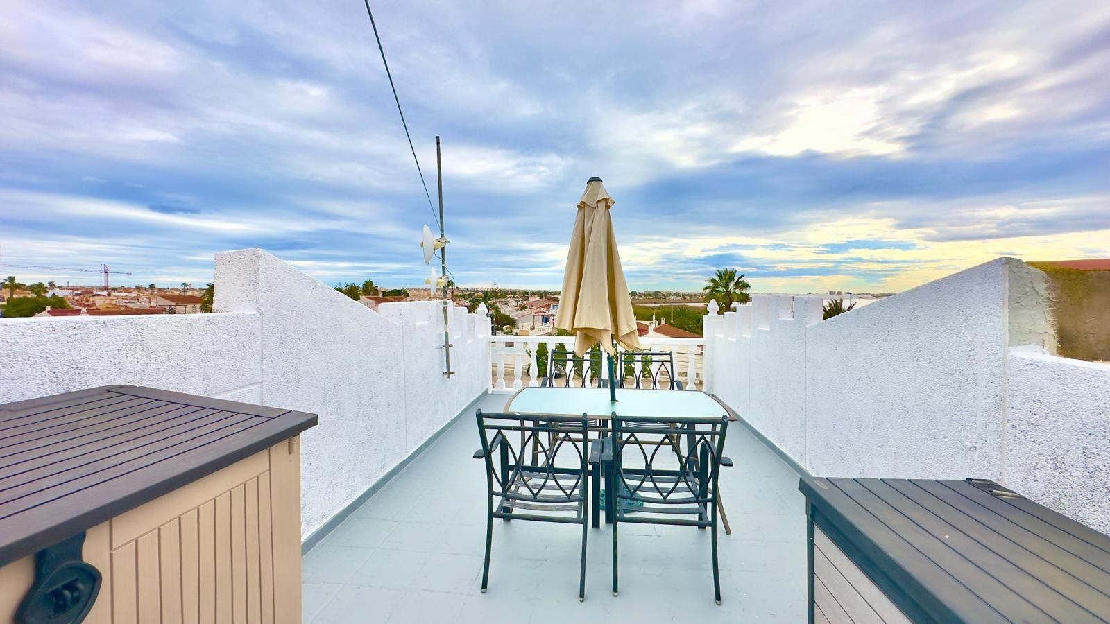 2 Bed, 1 Bath, HouseFor Sale, Torrevieja, Alicante