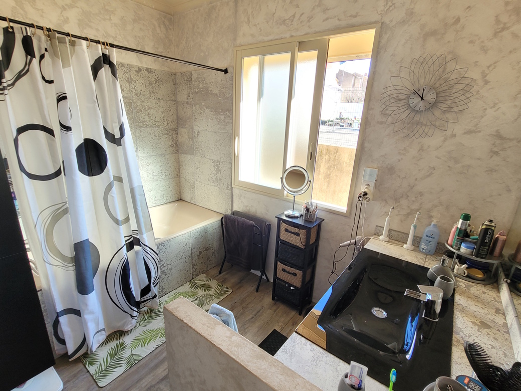 4 Bed, 2 Bath, HouseFor Sale, Maraussan, Herault, Languedoc-Roussillon, 34370