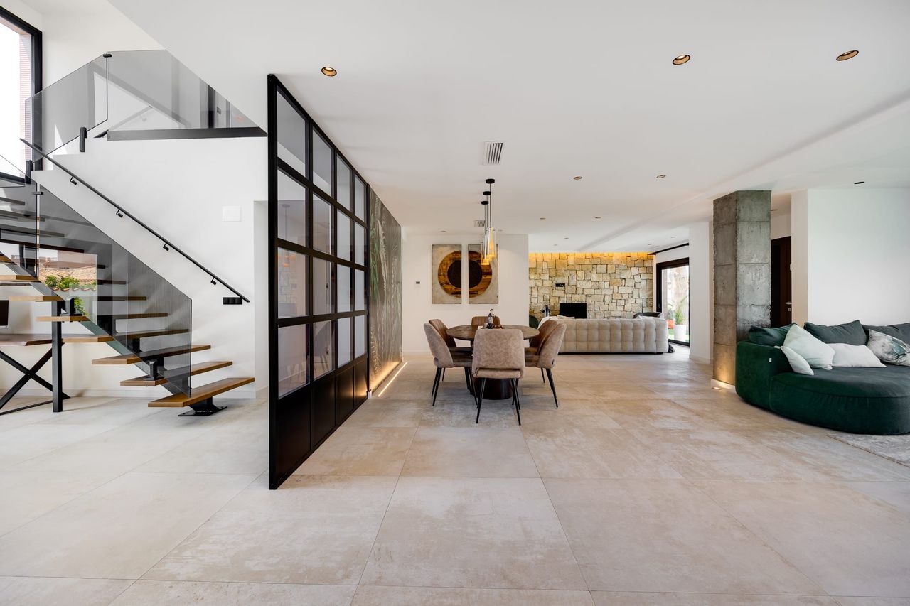 5 Bed, 4 Bath, HouseFor Sale, Torrevieja, Alicante