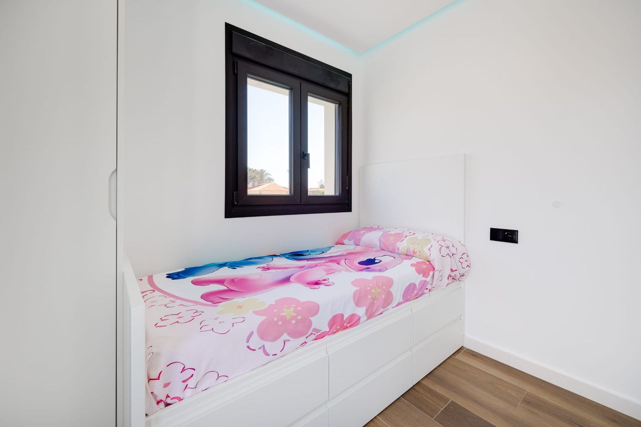 5 Bed, 4 Bath, HouseFor Sale, Torrevieja, Alicante