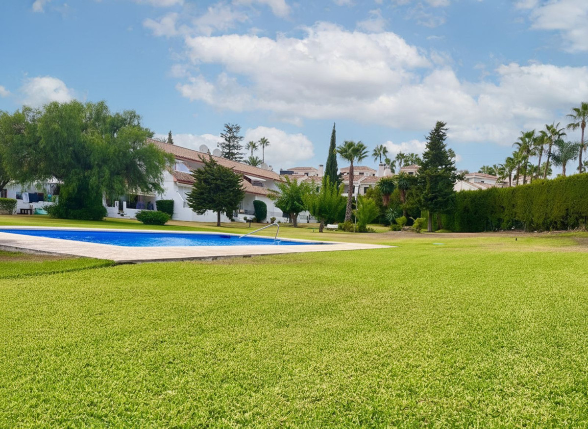 1 Bed, 1 Bath, ApartmentFor Sale, New Golden Mile, Malaga