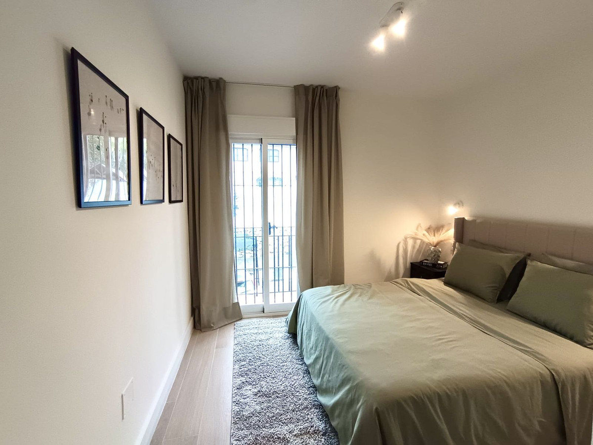 1 Bed, 1 Bath, ApartmentFor Sale, New Golden Mile, Malaga