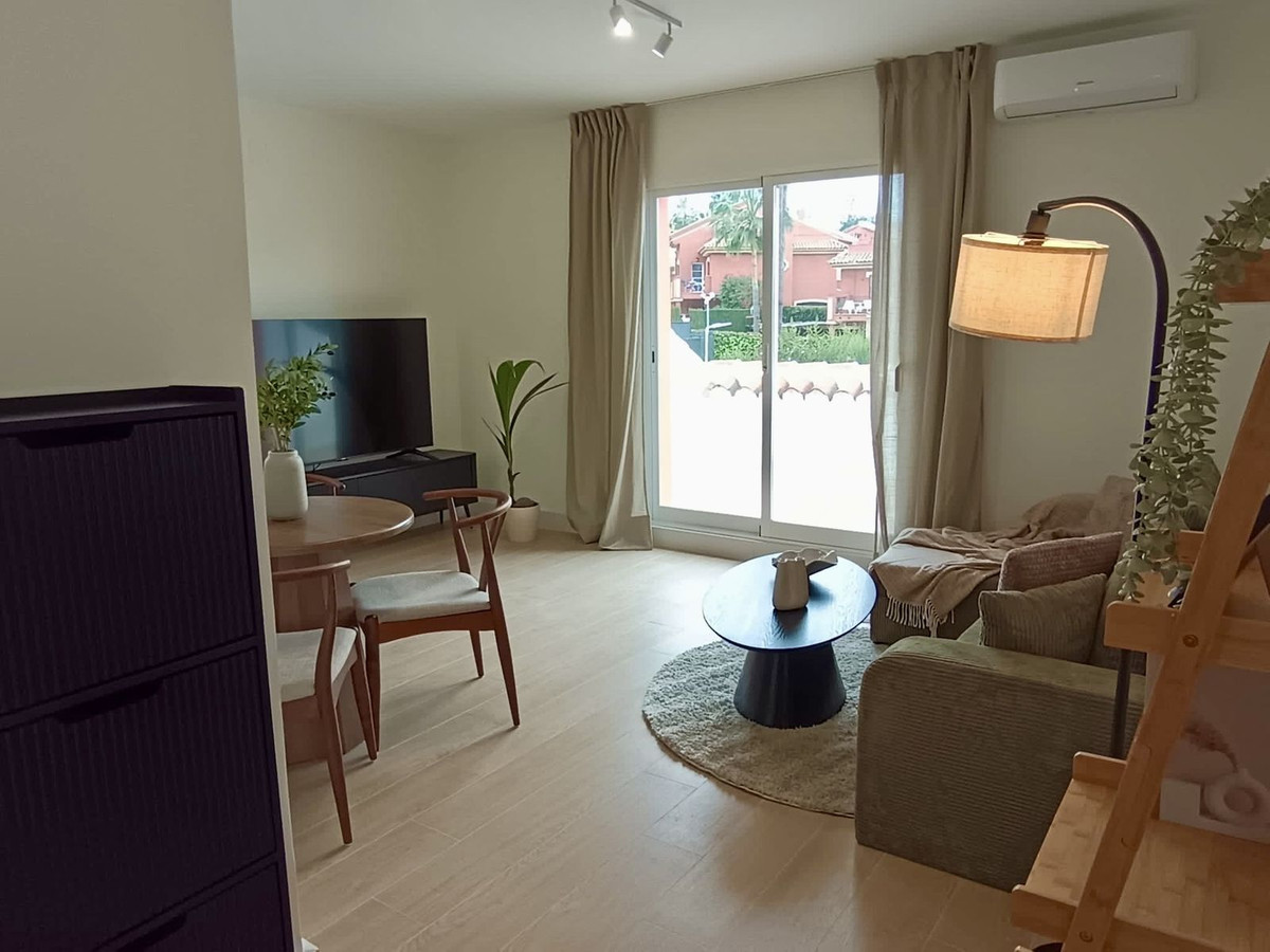 1 Bed, 1 Bath, ApartmentFor Sale, New Golden Mile, Malaga