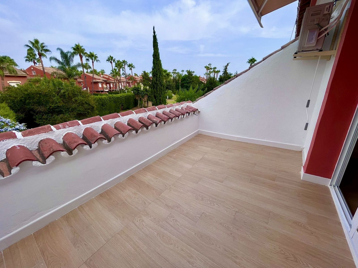 1 Bed, 1 Bath, ApartmentFor Sale, New Golden Mile, Malaga