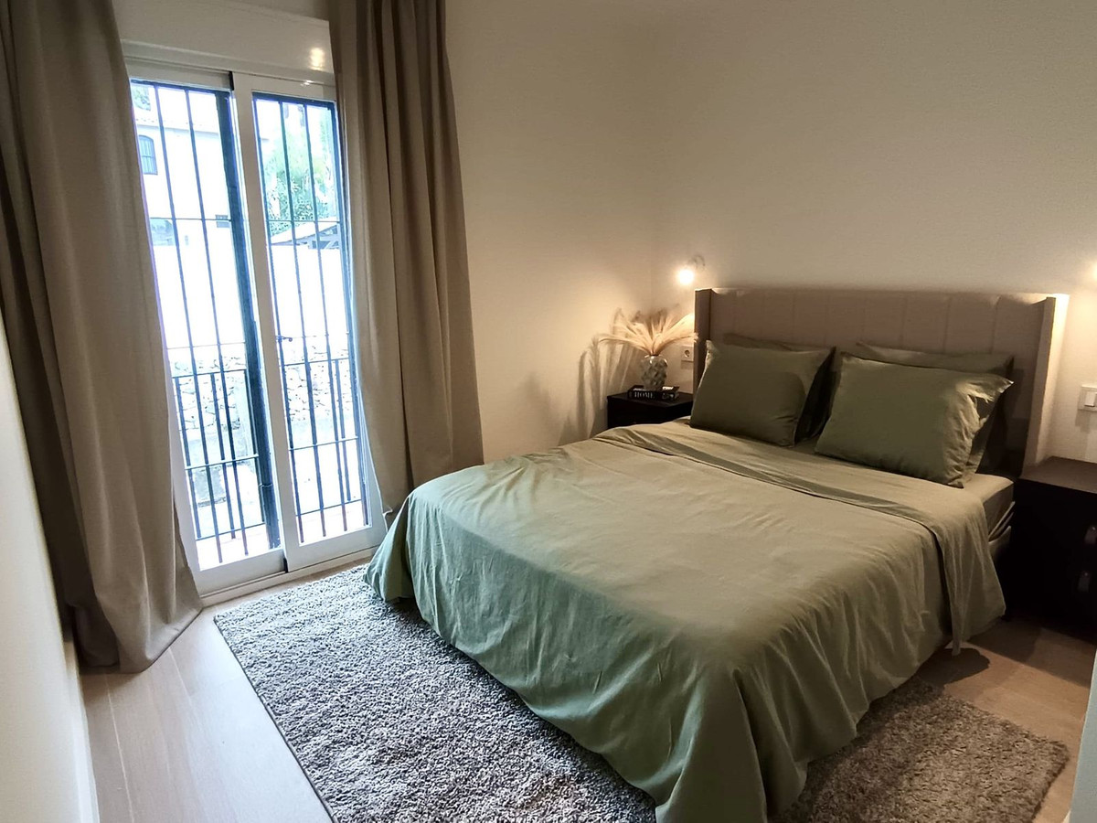 1 Bed, 1 Bath, ApartmentFor Sale, New Golden Mile, Malaga