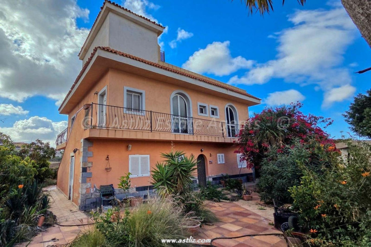 5 Bed, 4 Bath, HouseFor Sale, Buzanada, Buzanada