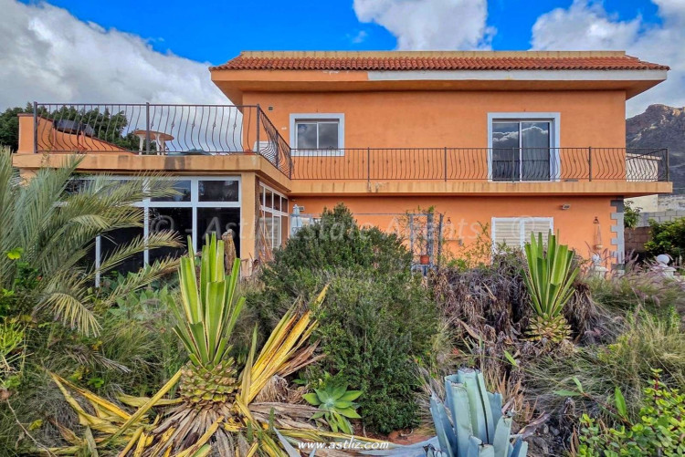 5 Bed, 4 Bath, HouseFor Sale, Buzanada, Buzanada