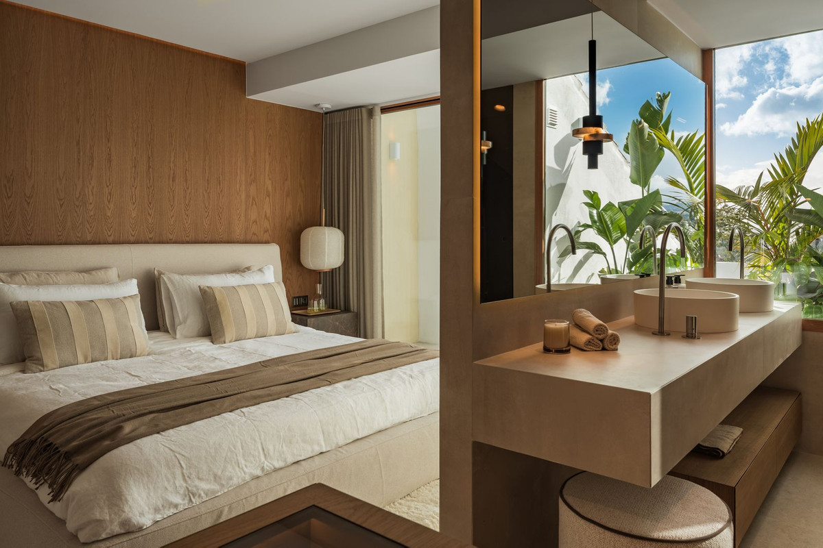 4 Bed, 3 Bath, HouseFor Sale, Aloha, Malaga