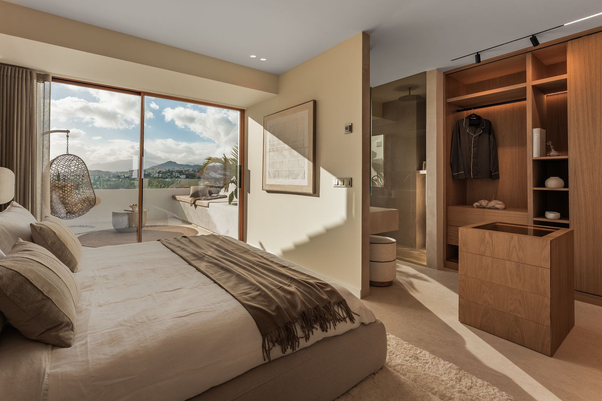 4 Bed, 3 Bath, HouseFor Sale, Aloha, Malaga