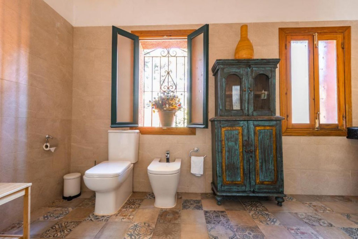 Commercial Property, For Sale