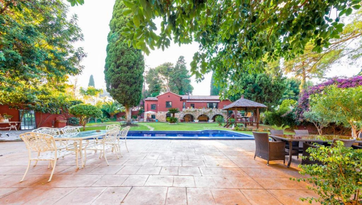 Commercial Property, For Sale