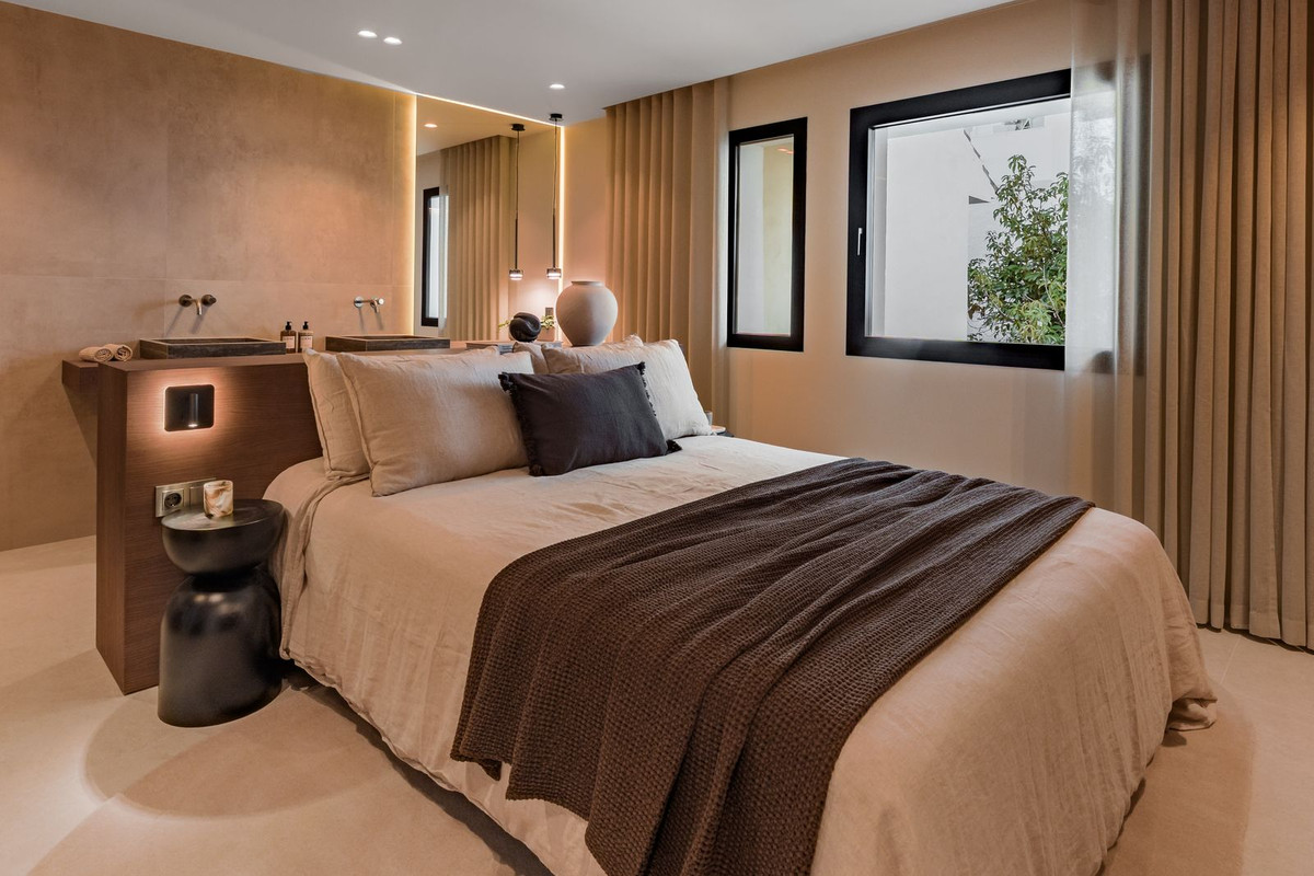 3 Bed, 3 Bath, HouseFor Sale, Aloha, Malaga