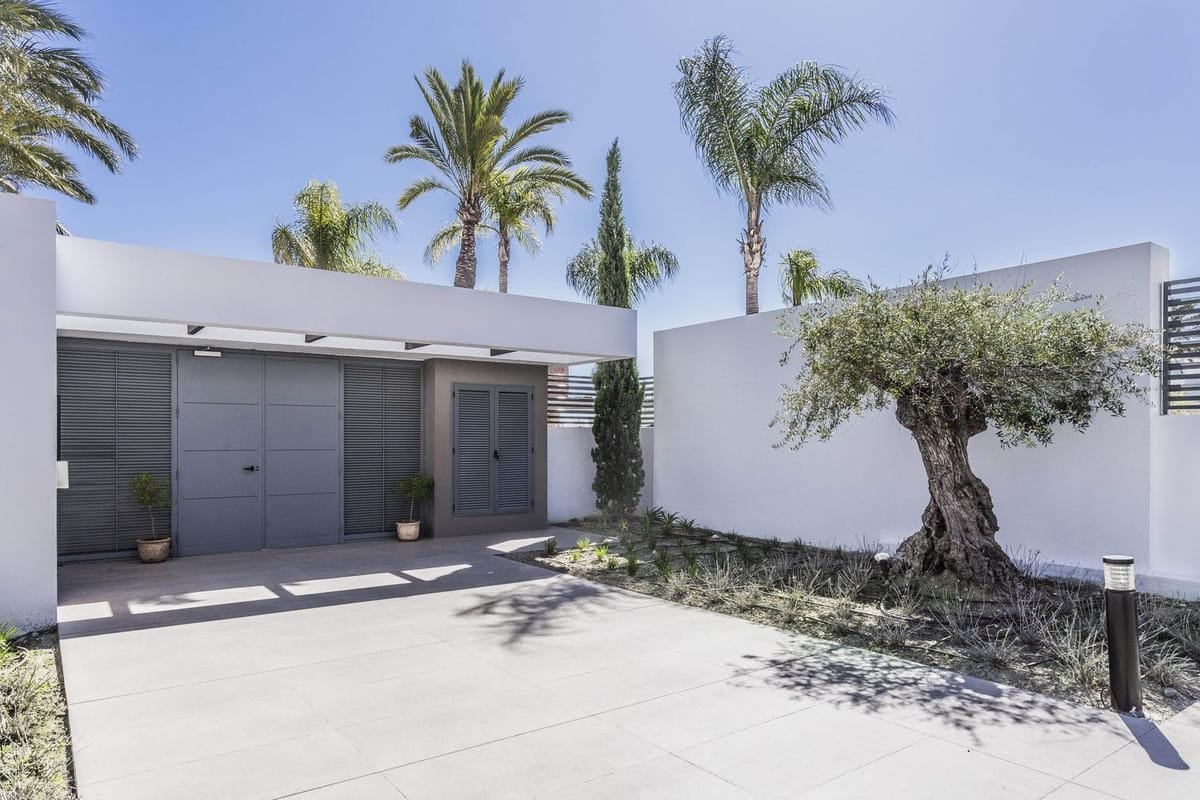 2 Bed, 2 Bath, ApartmentFor Sale, Estepona, Malaga