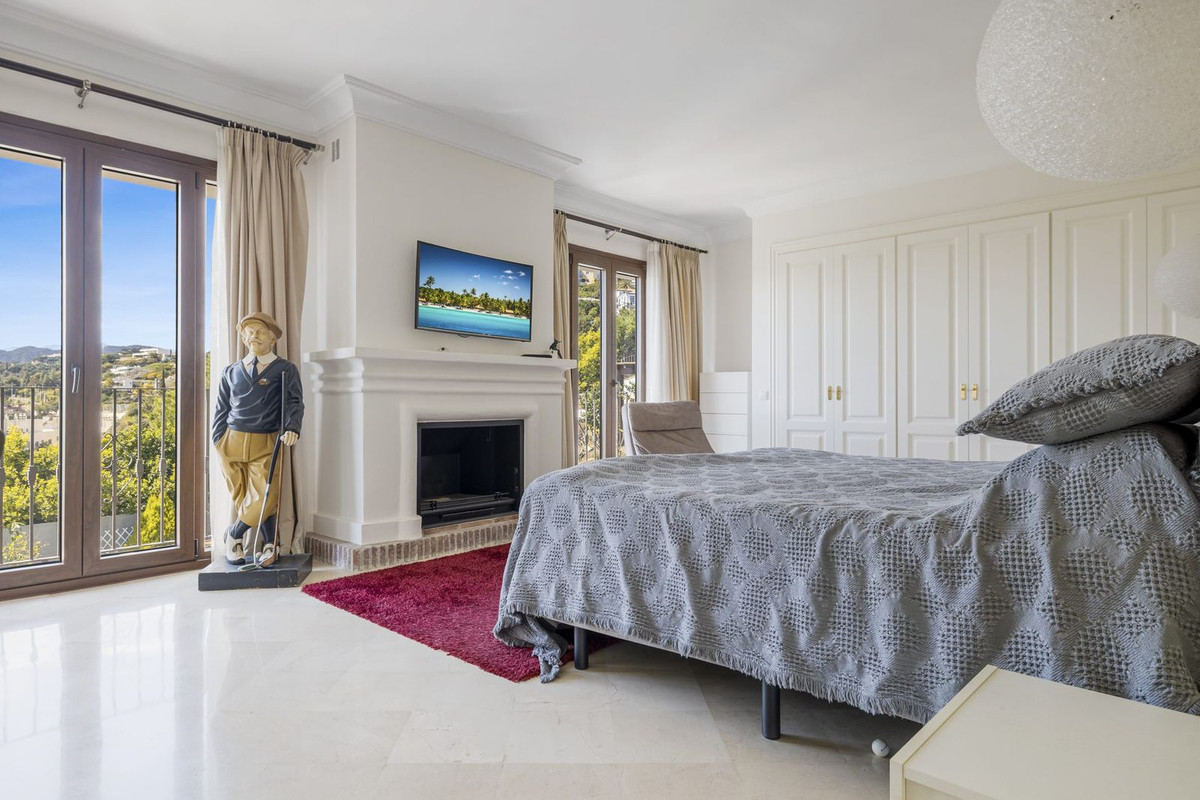 5 Bed, 4 Bath, HouseFor Sale, Benahavis, Malaga