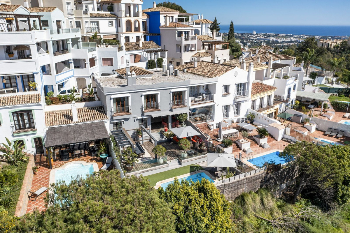 5 Bed, 4 Bath, HouseFor Sale, Benahavis, Malaga