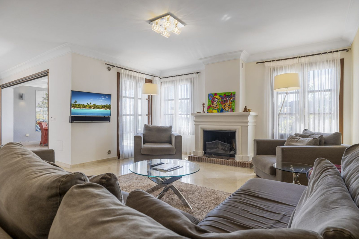 5 Bed, 4 Bath, HouseFor Sale, Benahavis, Malaga