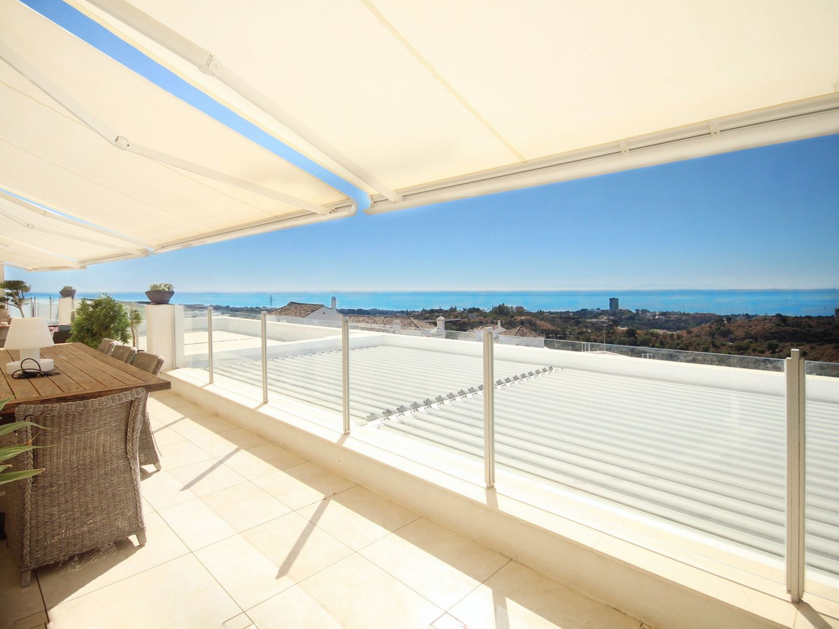 2 Bed, 2 Bath, ApartmentFor Sale, Los Monteros, Malaga