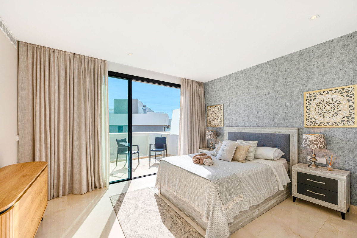 4 Bed, 3 Bath, HouseFor Sale, La Cala de Mijas, Malaga