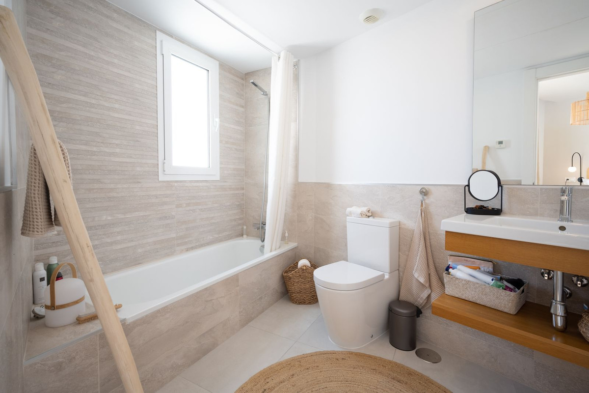 3 Bed, 3 Bath, ApartmentFor Sale, Los Monteros, Malaga