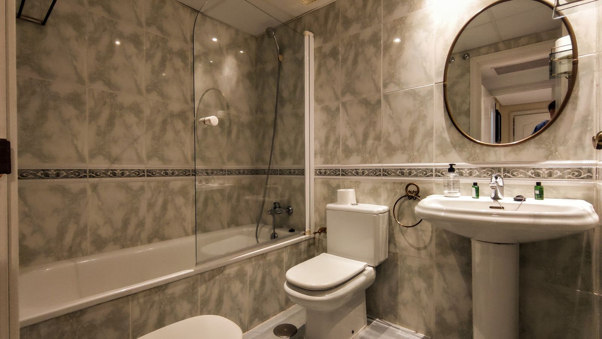 2 Bed, 2 Bath, ApartmentFor Sale, Puerto Banus, Malaga