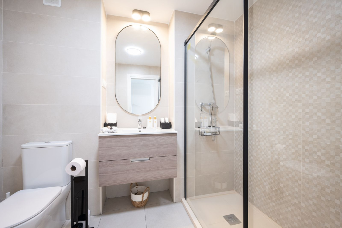 3 Bed, 2 Bath, ApartmentFor Sale, Nueva Andalucia, Malaga