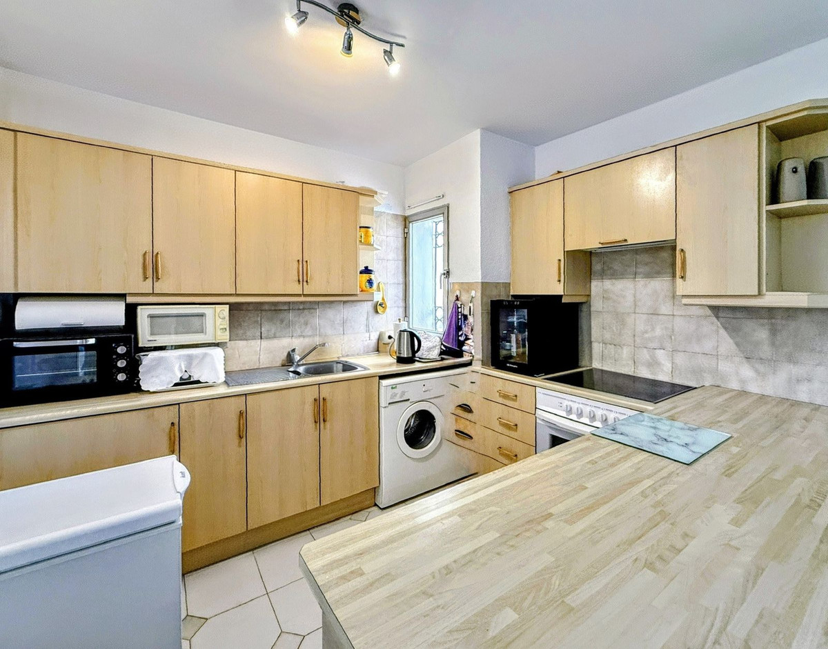 2 Bed, 2 Bath, ApartmentFor Sale, Miraflores, Malaga