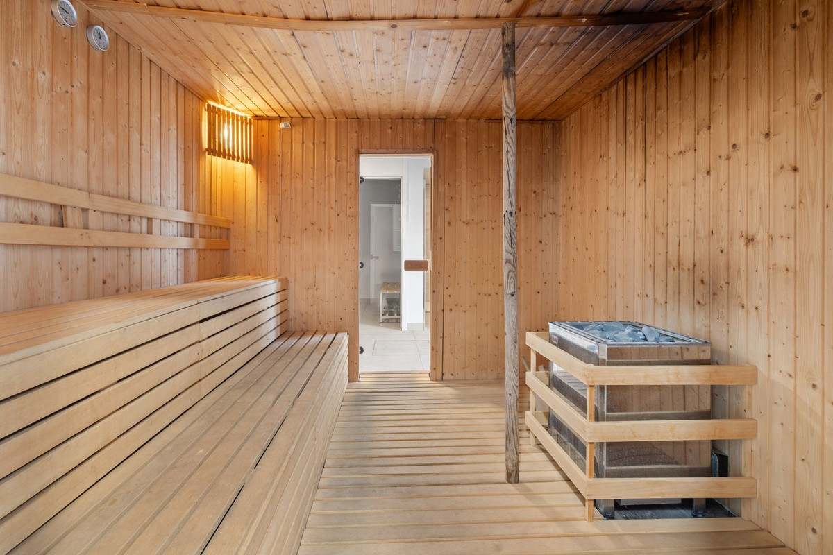 3 Bed, 2 Bath, ApartmentFor Sale, Cabopino, Malaga