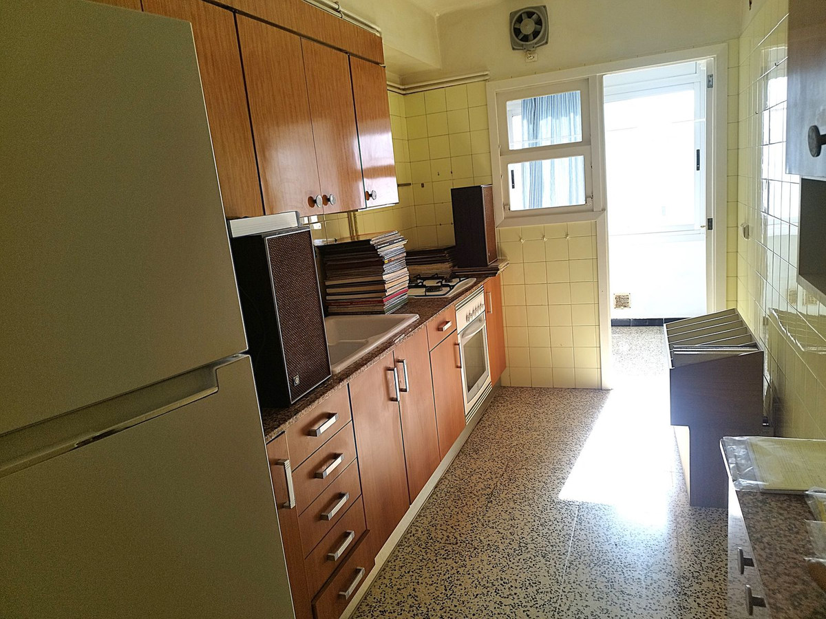 4 Bed, 2 Bath, ApartmentFor Sale, Palma de Mallorca, Islas Baleares