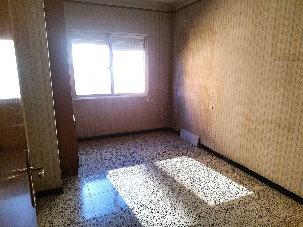 4 Bed, 2 Bath, ApartmentFor Sale, Palma de Mallorca, Islas Baleares