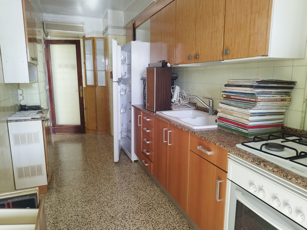 4 Bed, 2 Bath, ApartmentFor Sale, Palma de Mallorca, Islas Baleares