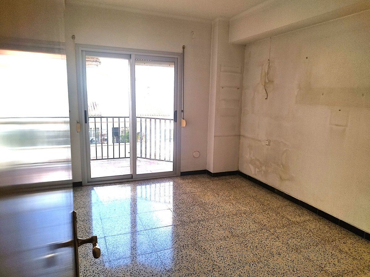 4 Bed, 2 Bath, ApartmentFor Sale, Palma de Mallorca, Islas Baleares