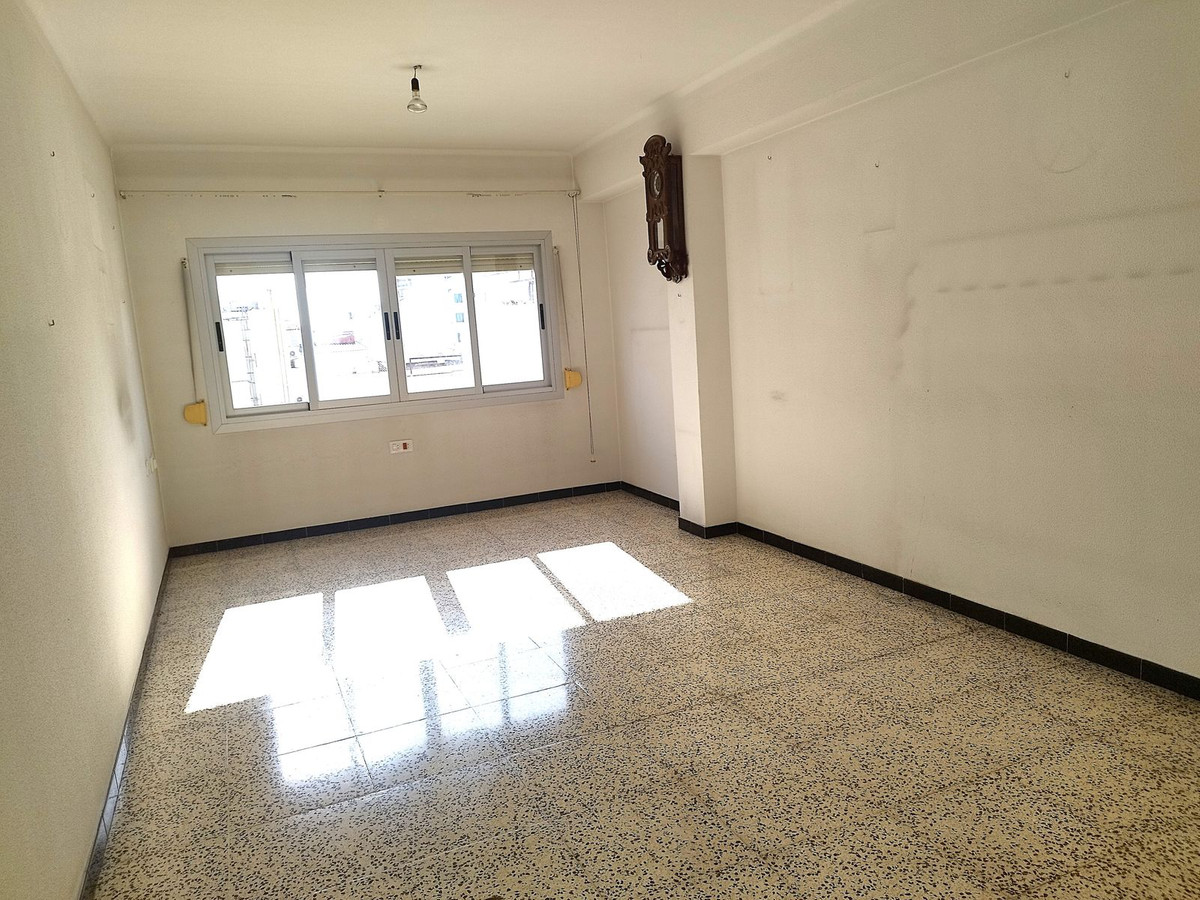 4 Bed, 2 Bath, ApartmentFor Sale, Palma de Mallorca, Islas Baleares