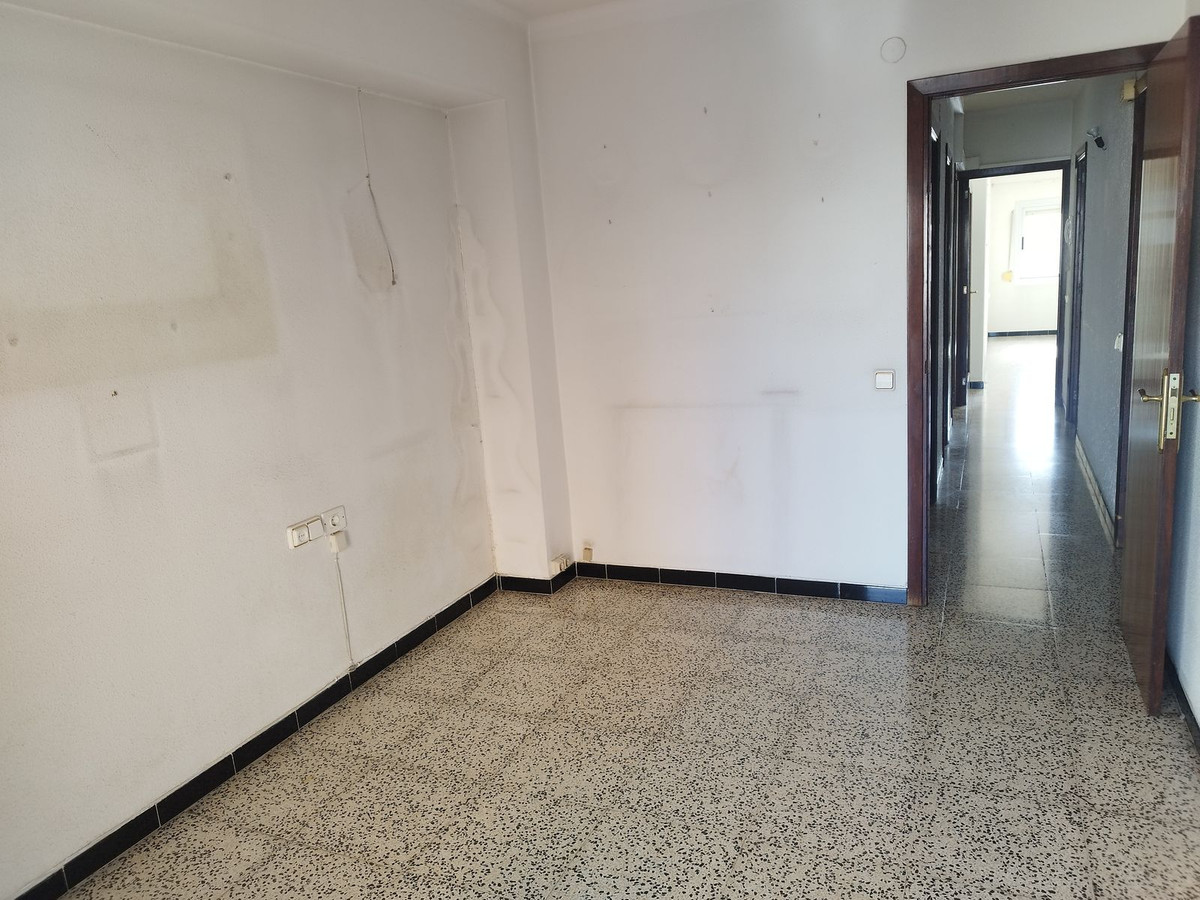 4 Bed, 2 Bath, ApartmentFor Sale, Palma de Mallorca, Islas Baleares