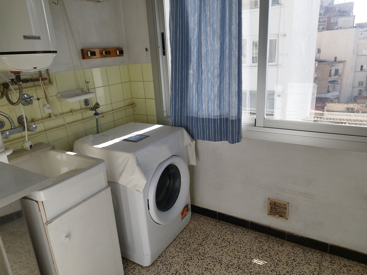 4 Bed, 2 Bath, ApartmentFor Sale, Palma de Mallorca, Islas Baleares