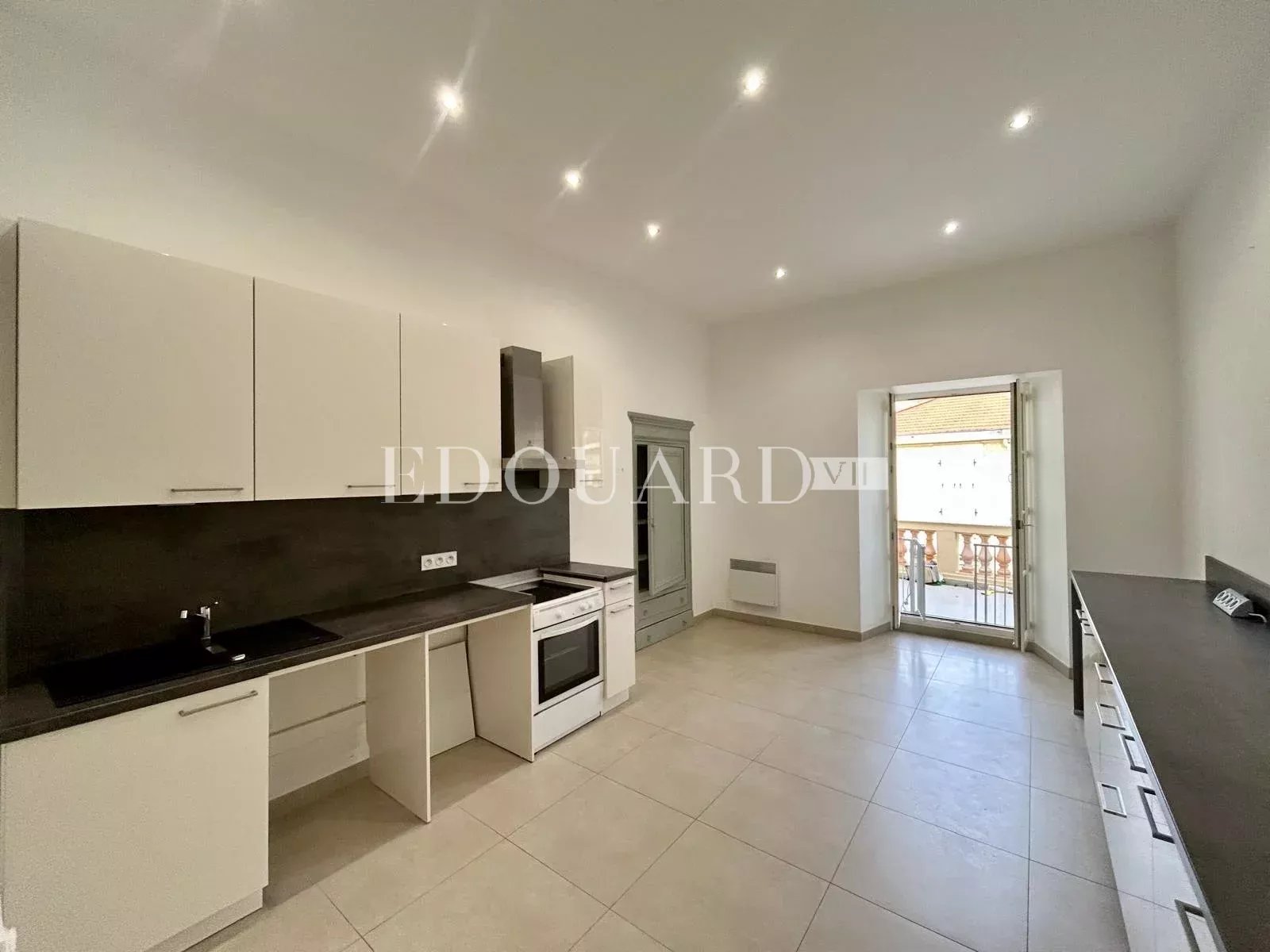 3 Bed, 1 Bath, ApartmentFor Sale, Menton, Alpes-Maritimes