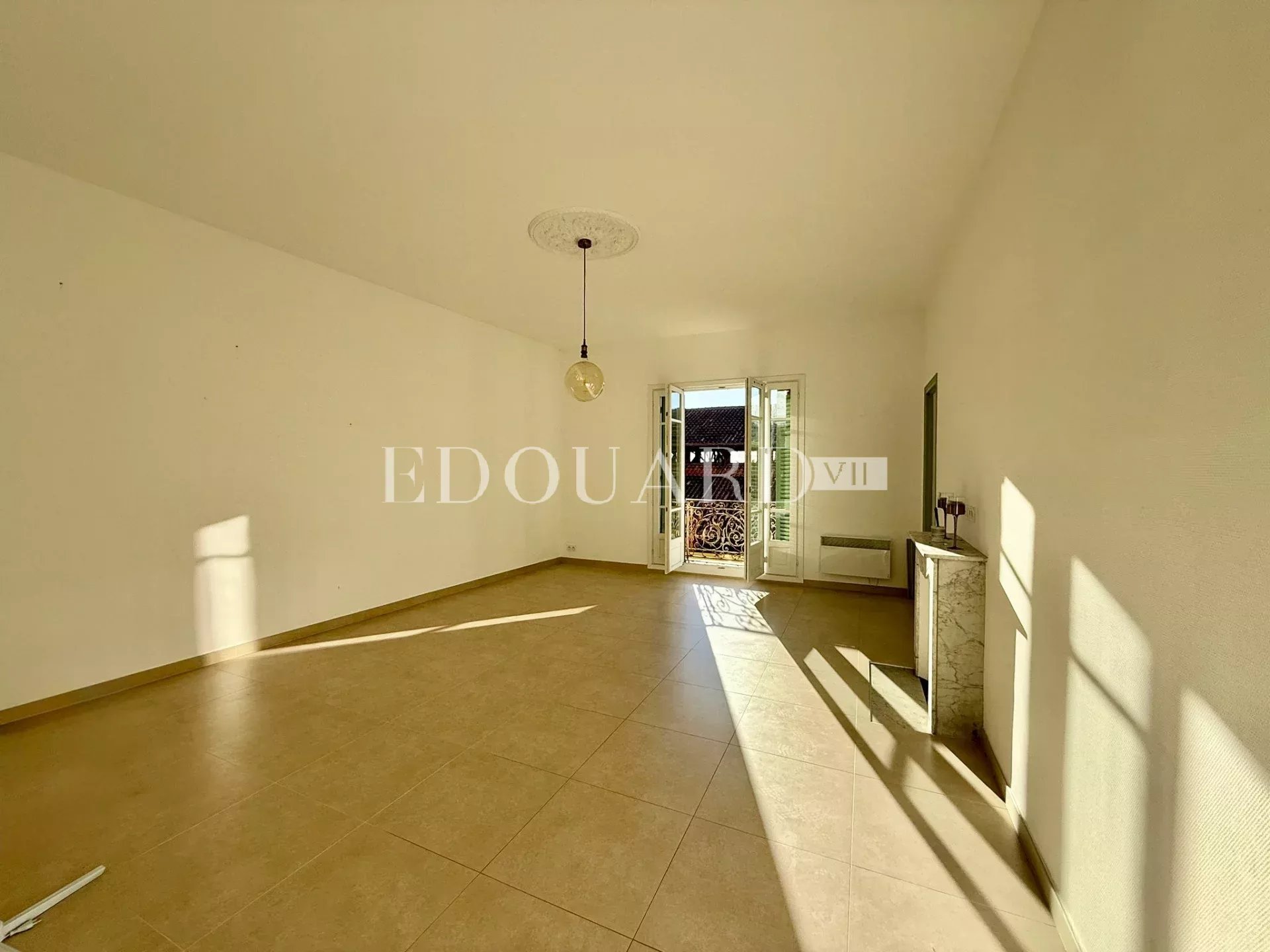 3 Bed, 1 Bath, ApartmentFor Sale, Menton, Alpes-Maritimes