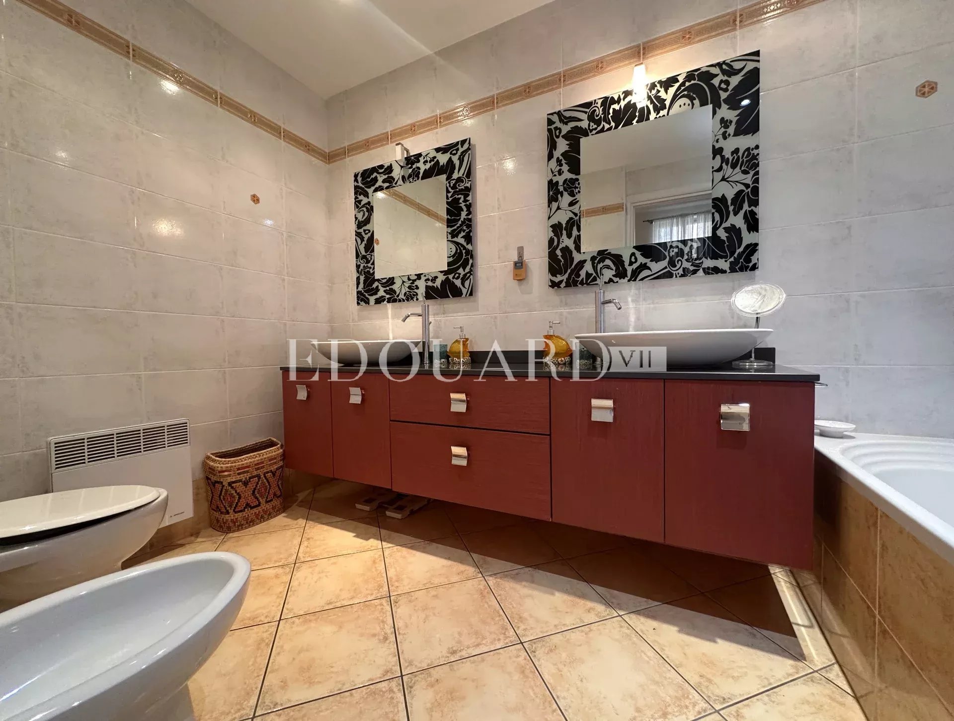 2 Bed, 2 Bath, ApartmentFor Sale, Menton, Alpes-Maritimes