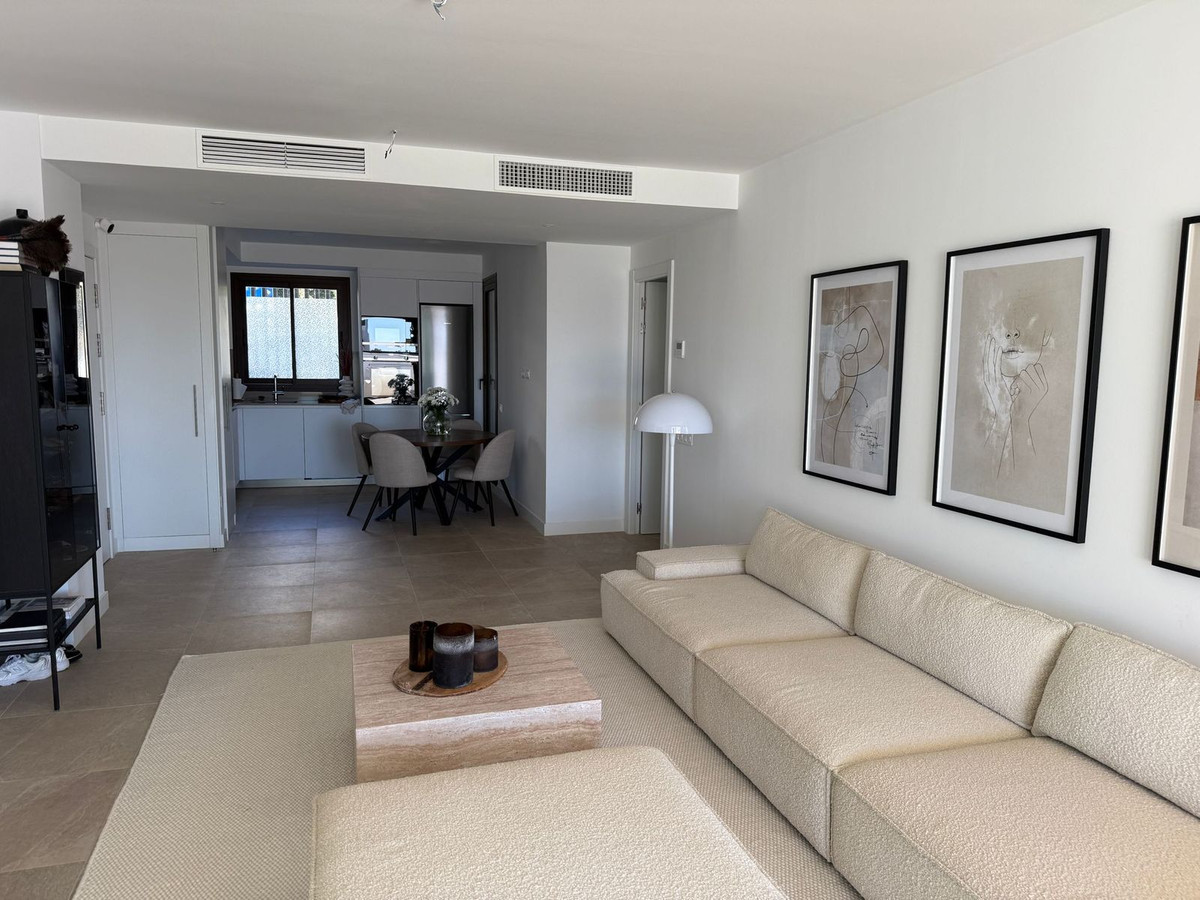 3 Bed, 2 Bath, ApartmentFor Sale, Estepona, Malaga