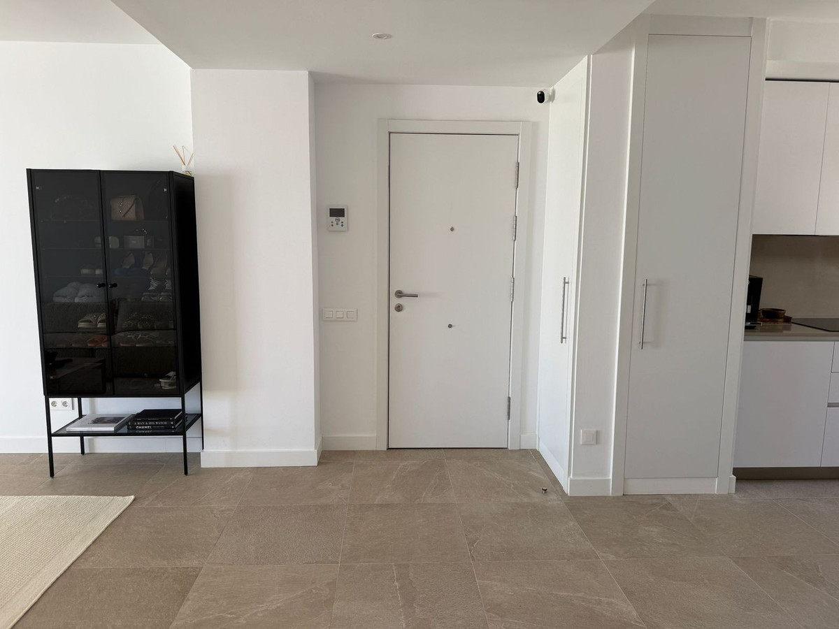 3 Bed, 2 Bath, ApartmentFor Sale, Estepona, Malaga