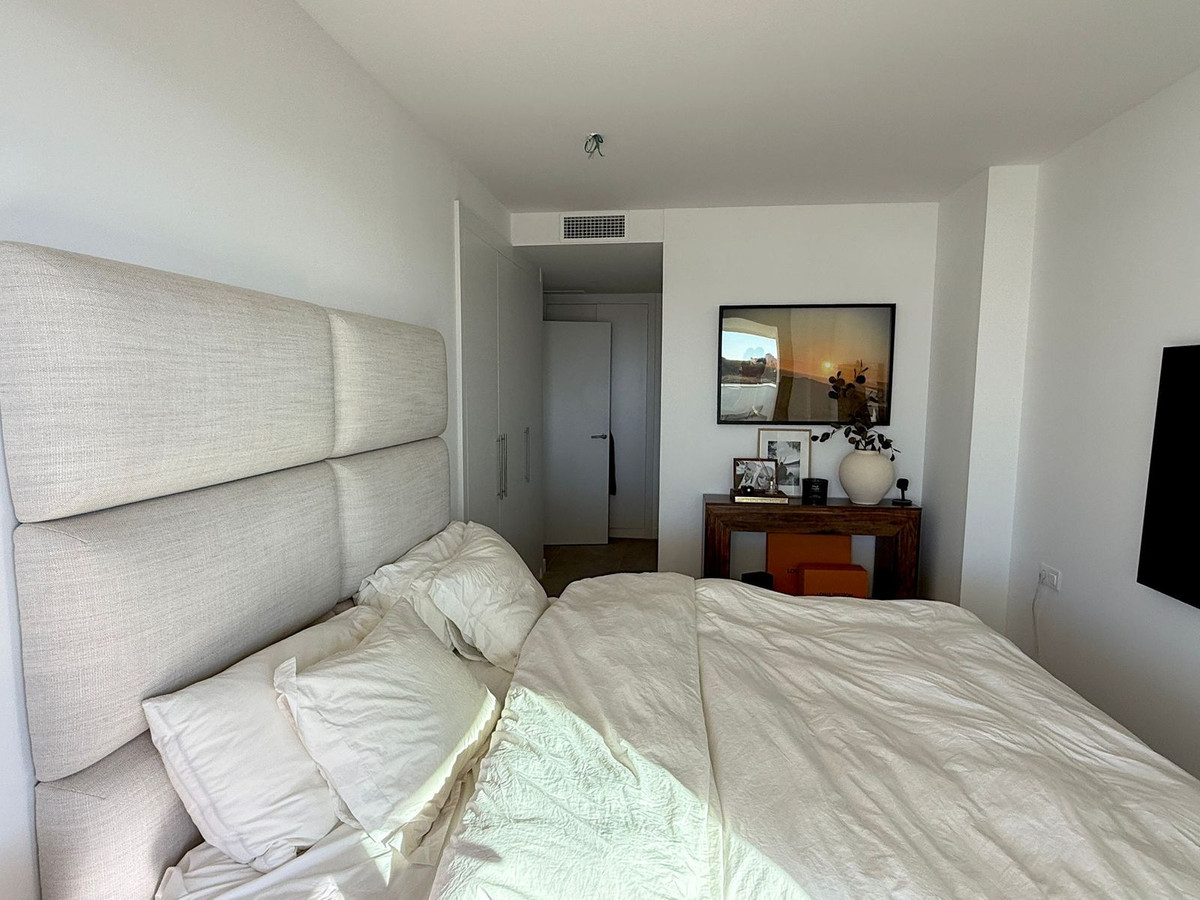 3 Bed, 2 Bath, ApartmentFor Sale, Estepona, Malaga