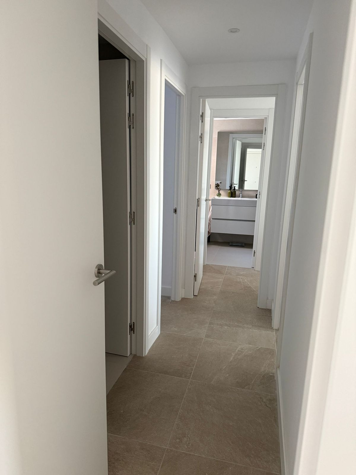 3 Bed, 2 Bath, ApartmentFor Sale, Estepona, Malaga