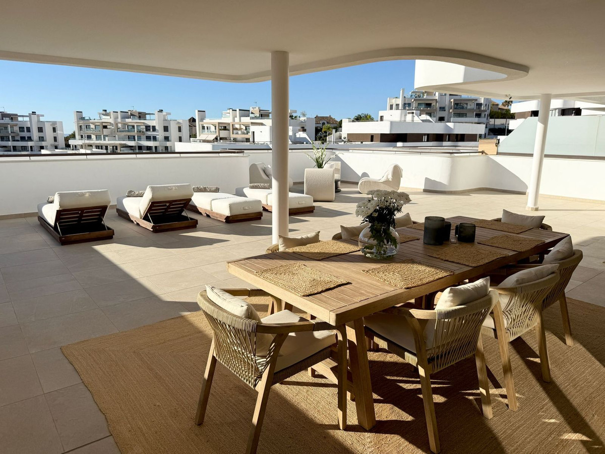 3 Bed, 2 Bath, ApartmentFor Sale, Estepona, Malaga