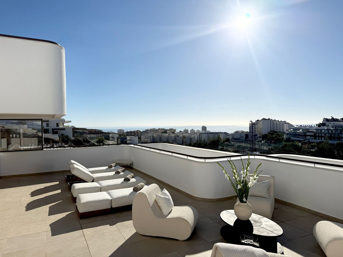 3 Bed, 2 Bath, ApartmentFor Sale, Estepona, Malaga