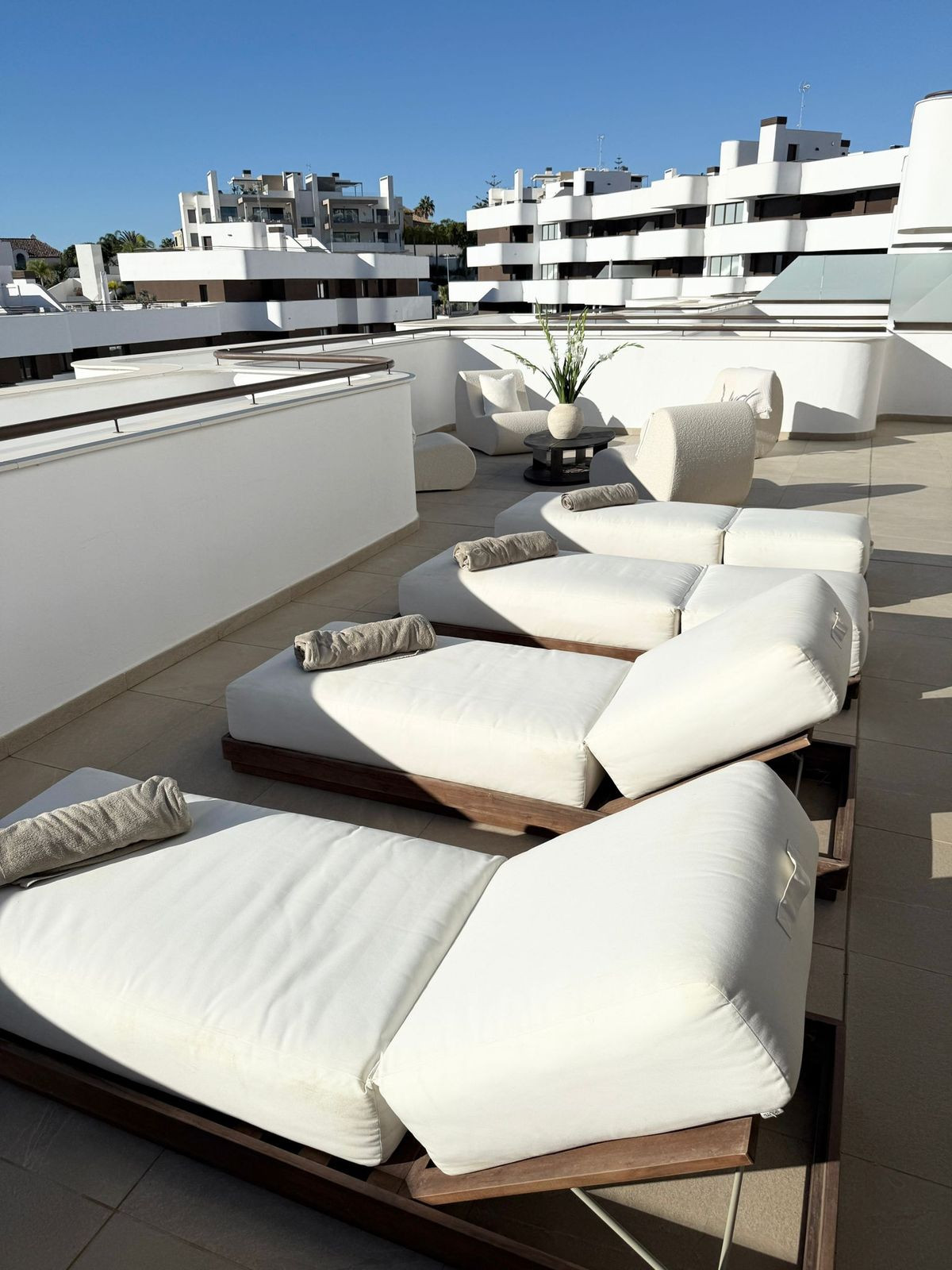 3 Bed, 2 Bath, ApartmentFor Sale, Estepona, Malaga