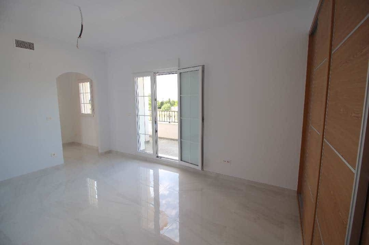 4 Bed, 3 Bath, HouseFor Sale, Pinoso, Alicante