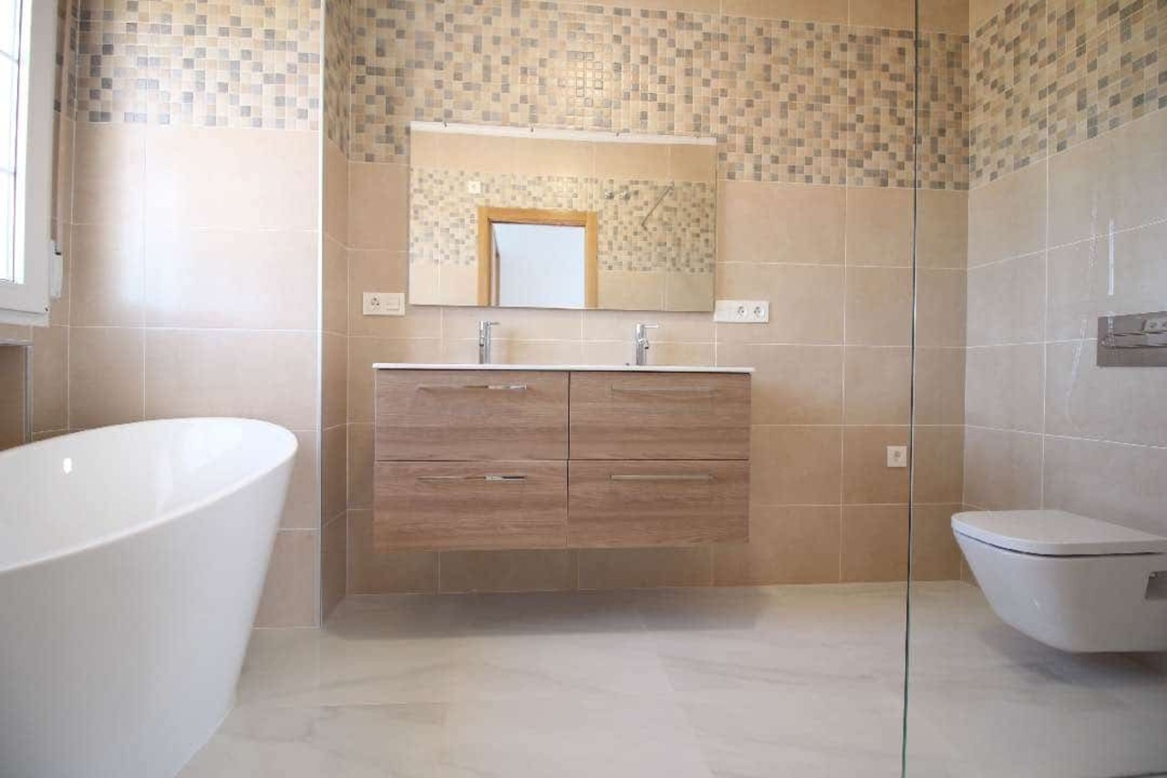 4 Bed, 3 Bath, HouseFor Sale, Pinoso, Alicante